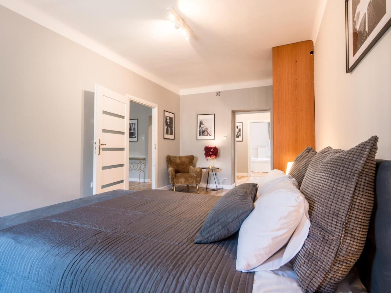 White Residence 4Rooms - City Center Varsovie Extérieur photo